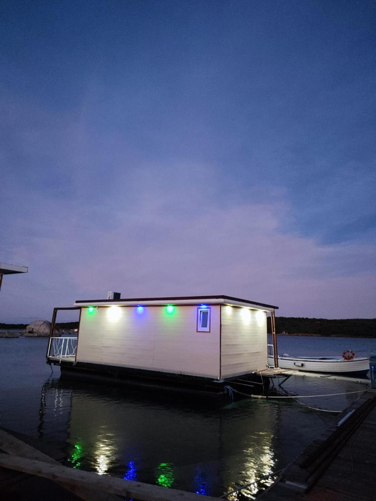 Houseboat Costa Smeralda view 3