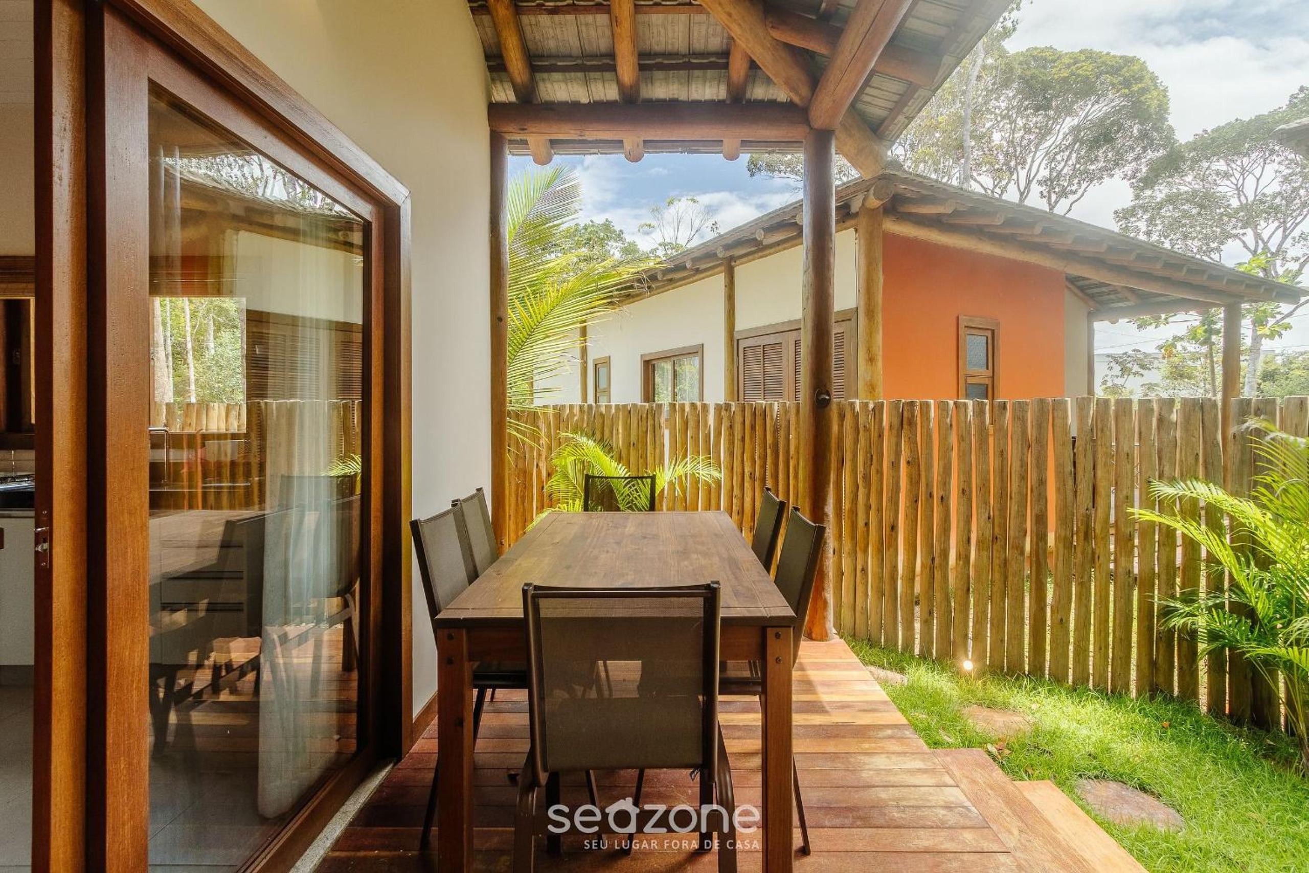 Casas No Condomínio EcoVillage d'Ajuda - EVL