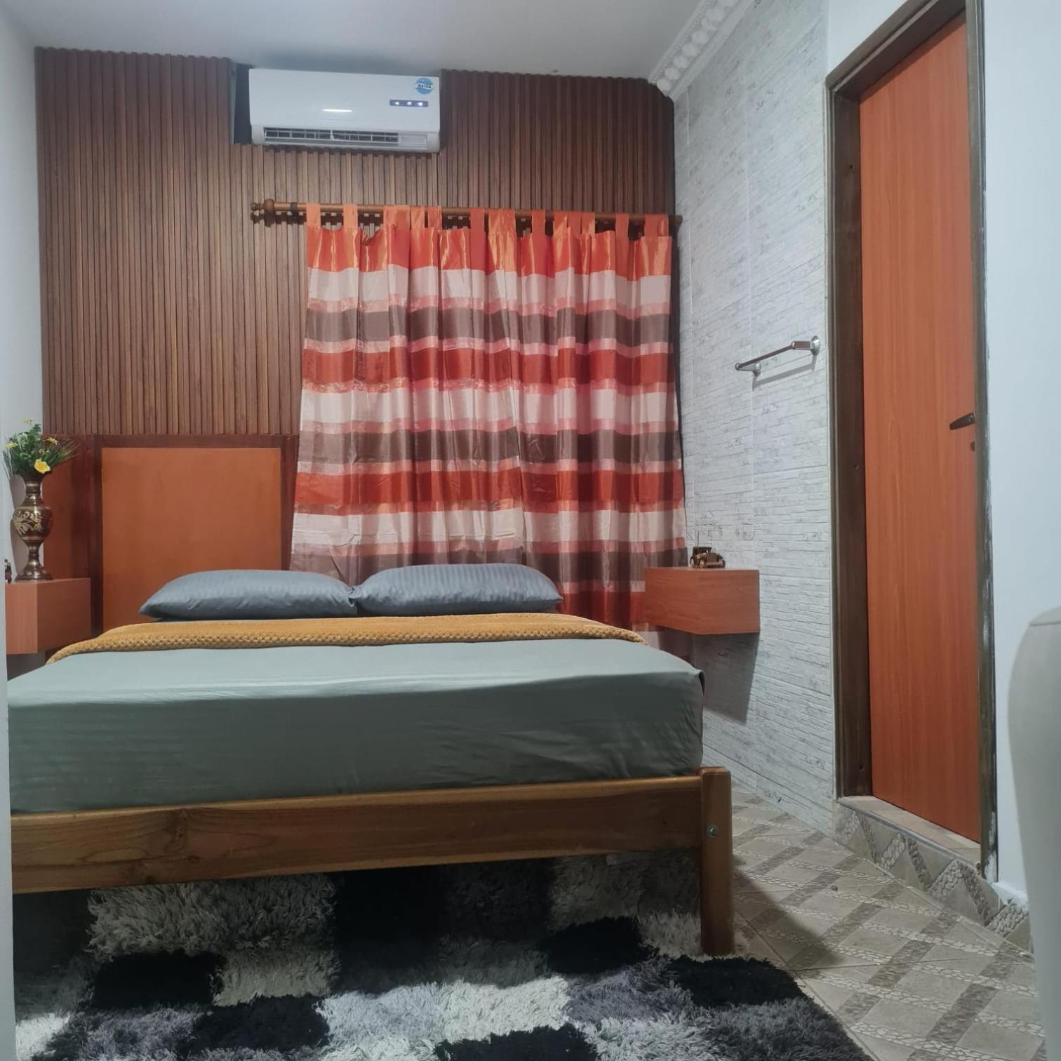 Casa Hotel avenida 22 cerca a escenario deportivos iglesias y clinicas Cra17a21a 27