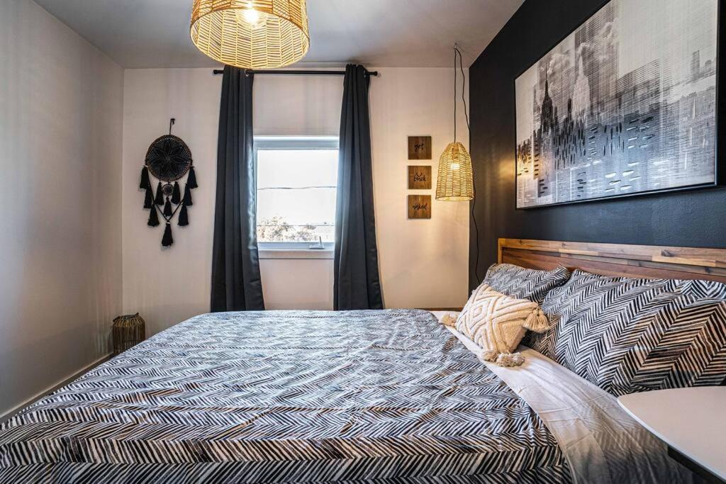 Boho Chic Retreat, 15-minute to DT & Free Parking