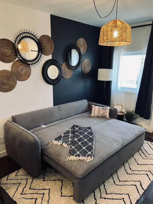 Boho Chic Retreat, 15-minute to DT & Free Parking