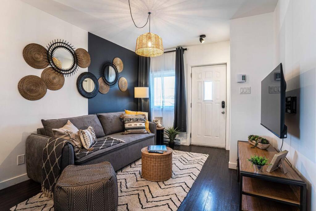Boho Chic Retreat, 15-minute to DT & Free Parking