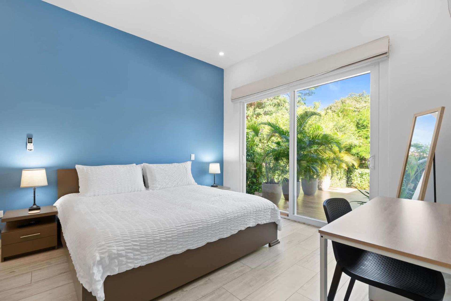 Luxurious Home with Bright, Modern Design and Private Infinity Pool in High-End Community