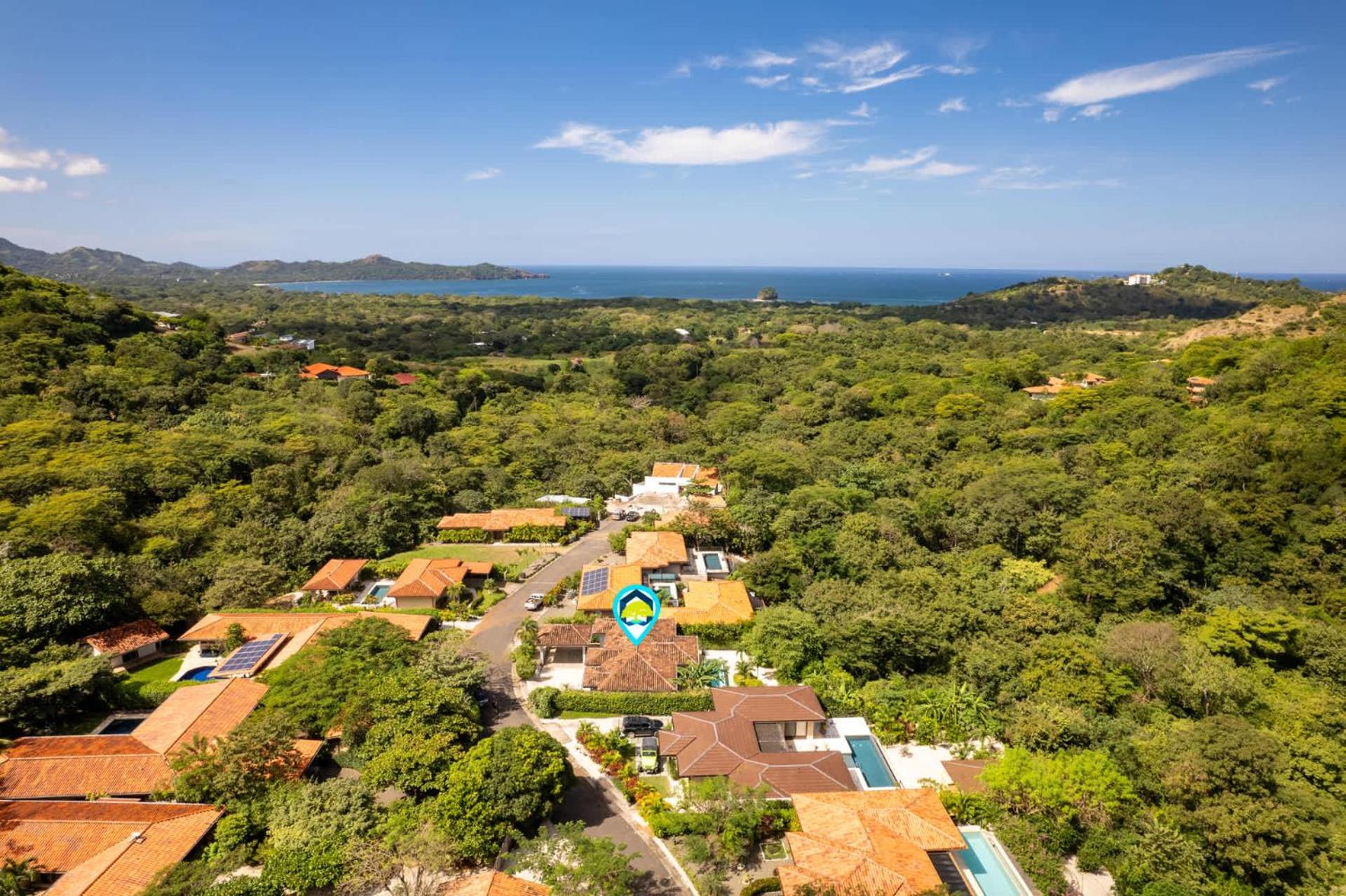 Luxurious Home with Bright, Modern Design and Private Infinity Pool in High-End Community