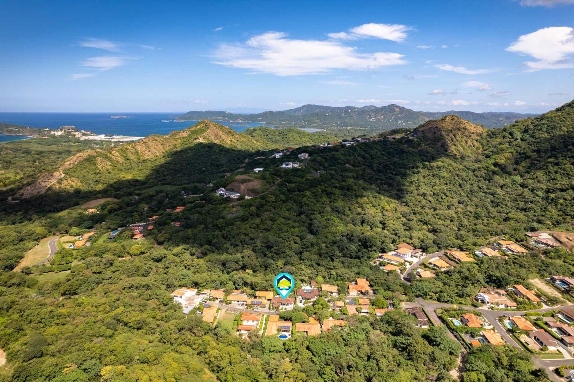 Luxurious Home with Bright, Modern Design and Private Infinity Pool in High-End Community