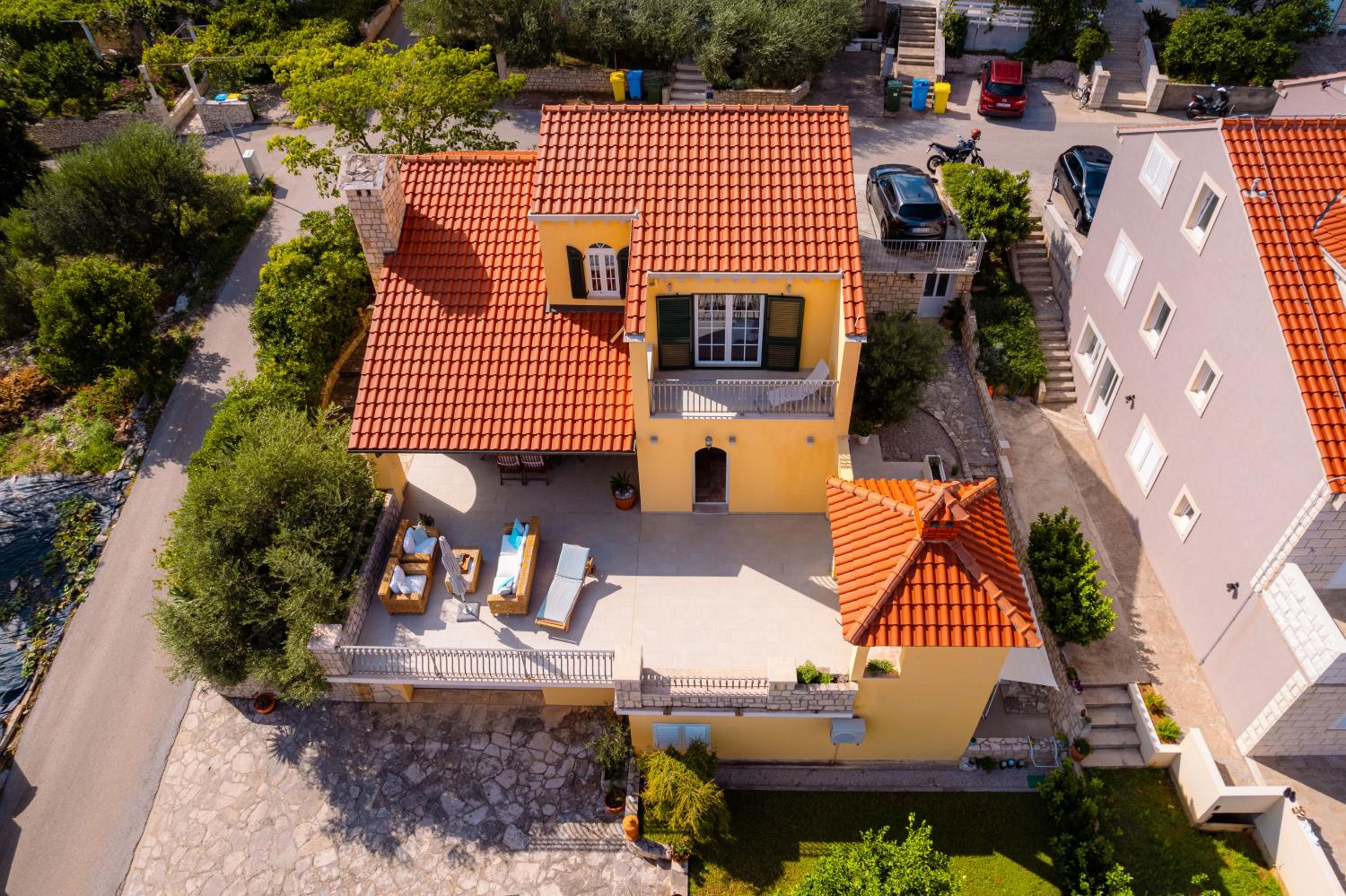 Hotel House 4 You - Image 1