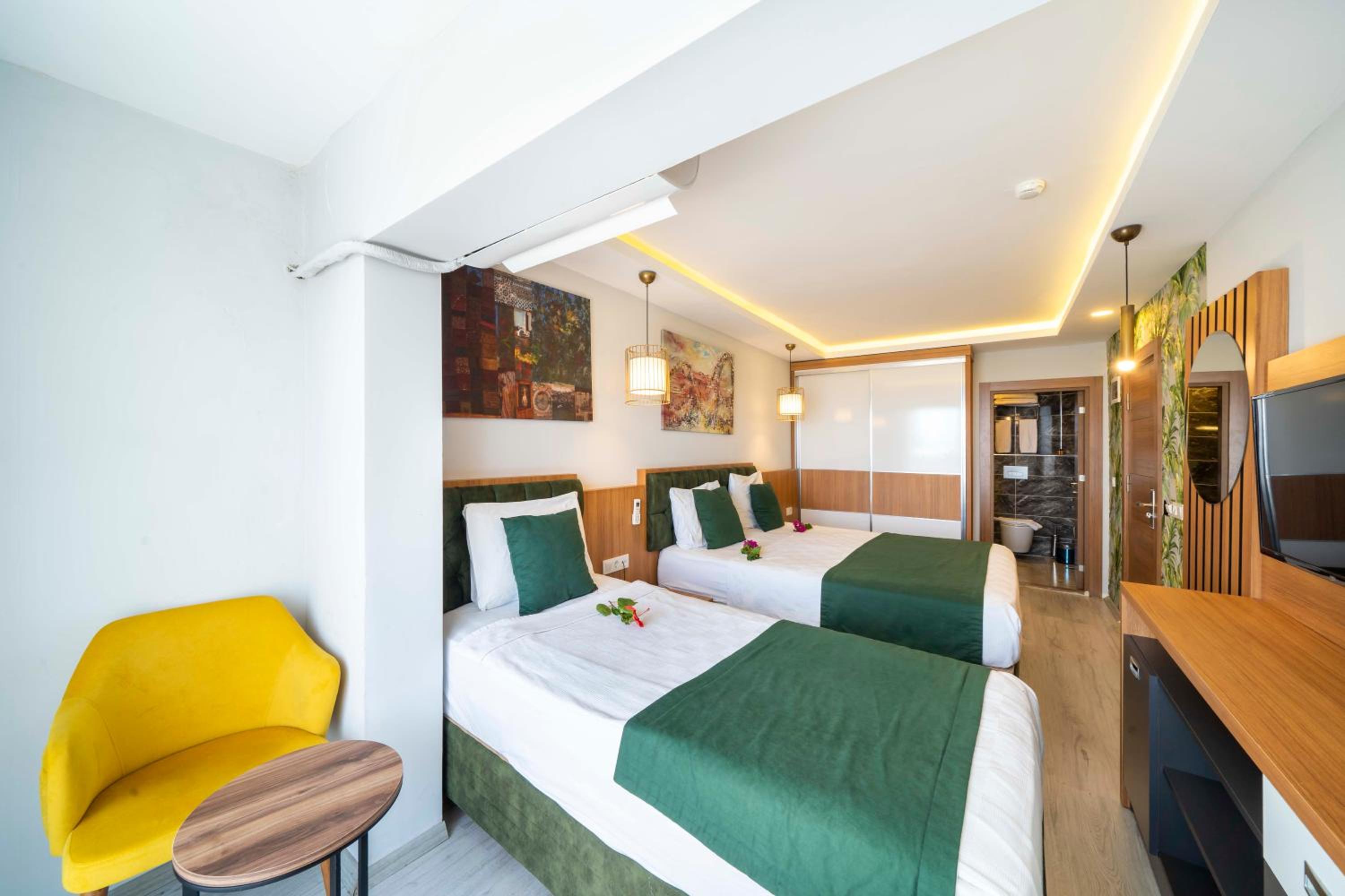 Mogons Exclusive Hotel - Image 163