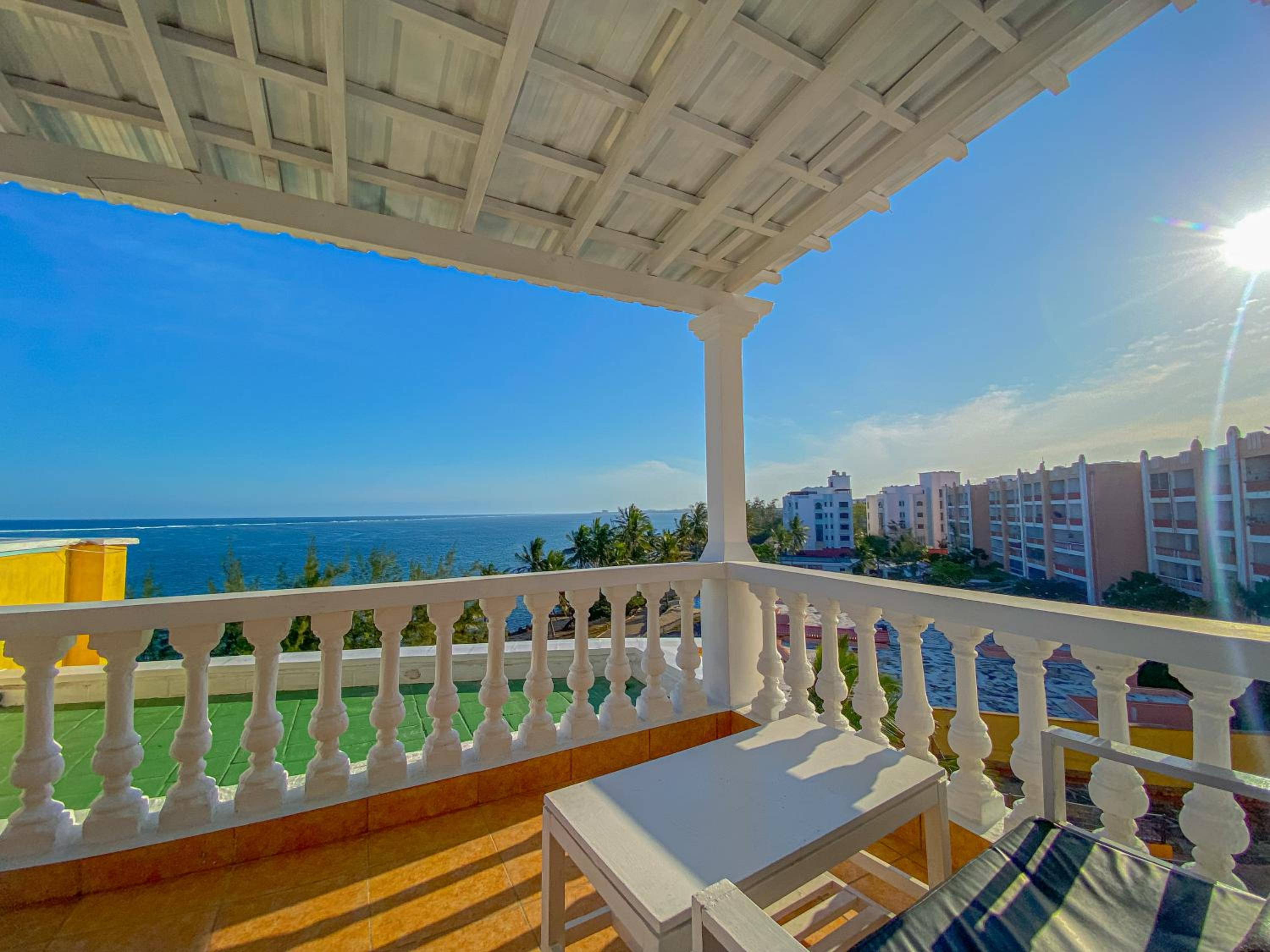 Wavecrest Luxe Living