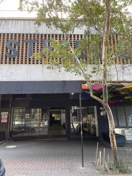 Johannesburg Vacations - Solo or couples escape in the heart of Maboneng - Property Image 38