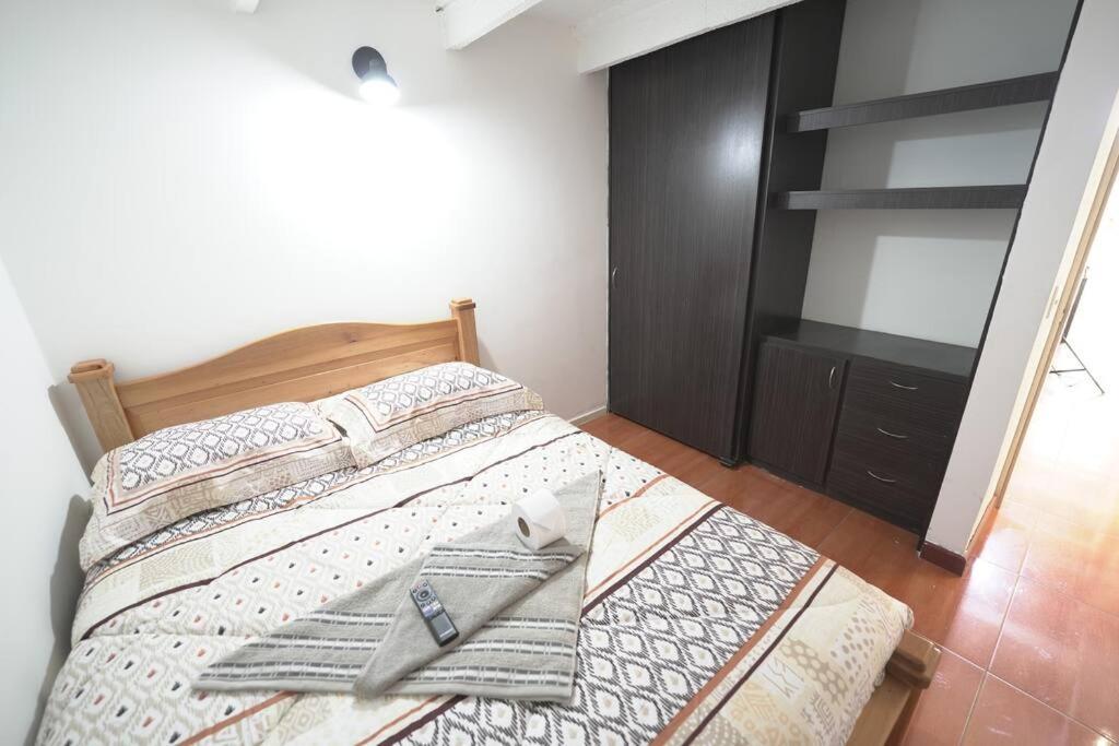Casa 2 Pisos con WIFI para máximo 17 Huespedes a 5 min del centro