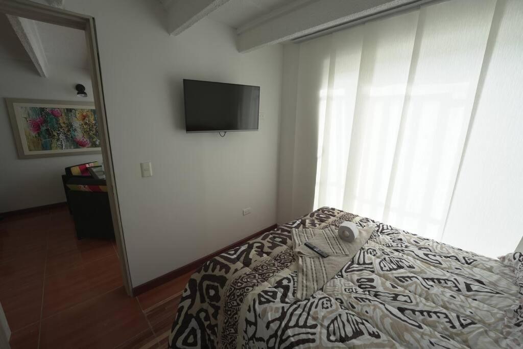 Casa 2 Pisos con WIFI para máximo 17 Huespedes a 5 min del centro