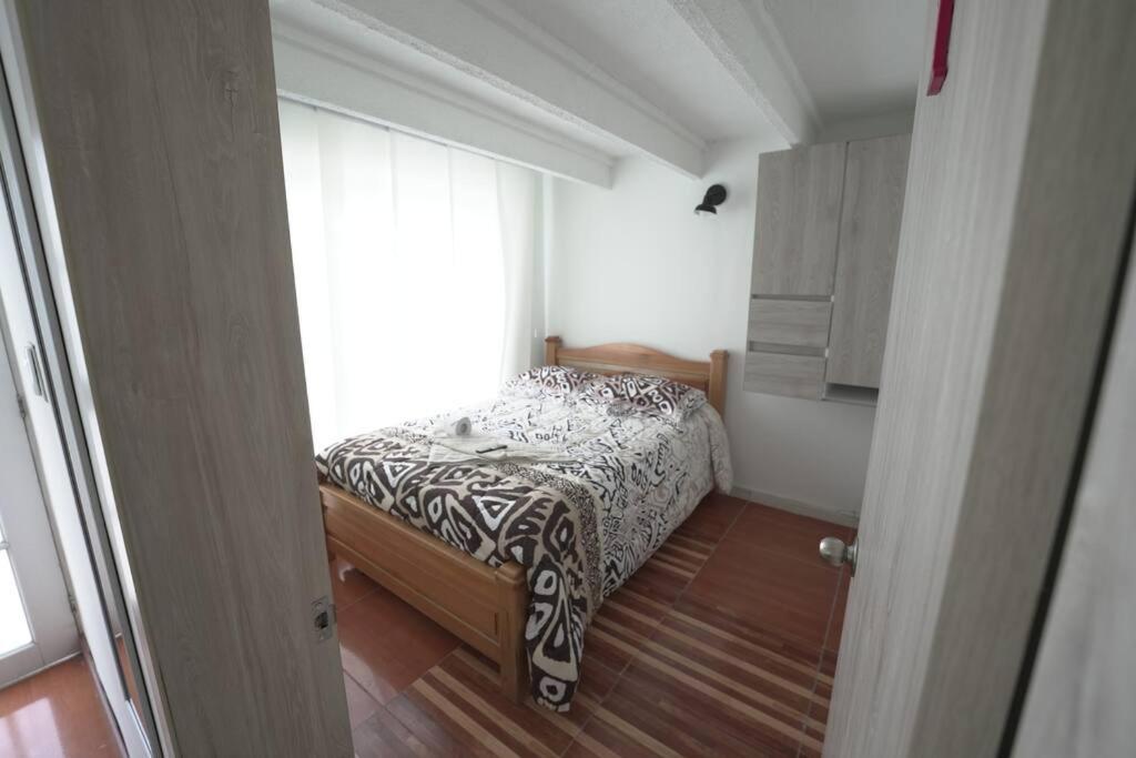 Casa 2 Pisos con WIFI para máximo 17 Huespedes a 5 min del centro