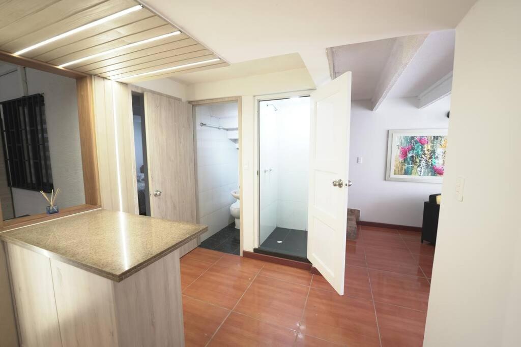 Casa 2 Pisos con WIFI para máximo 17 Huespedes a 5 min del centro