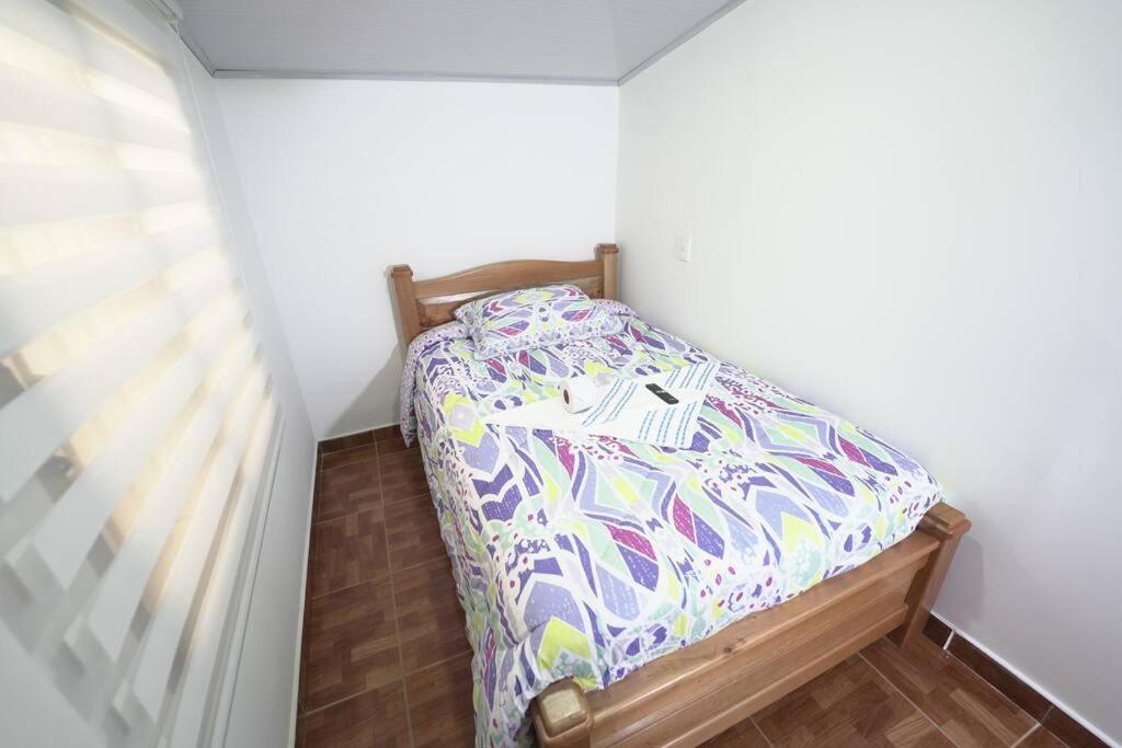 Casa 2 Pisos con WIFI para máximo 17 Huespedes a 5 min del centro