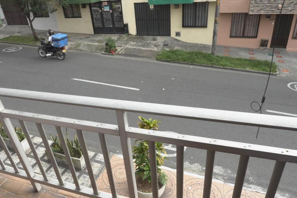Casa 2 Pisos con WIFI para máximo 17 Huespedes a 5 min del centro