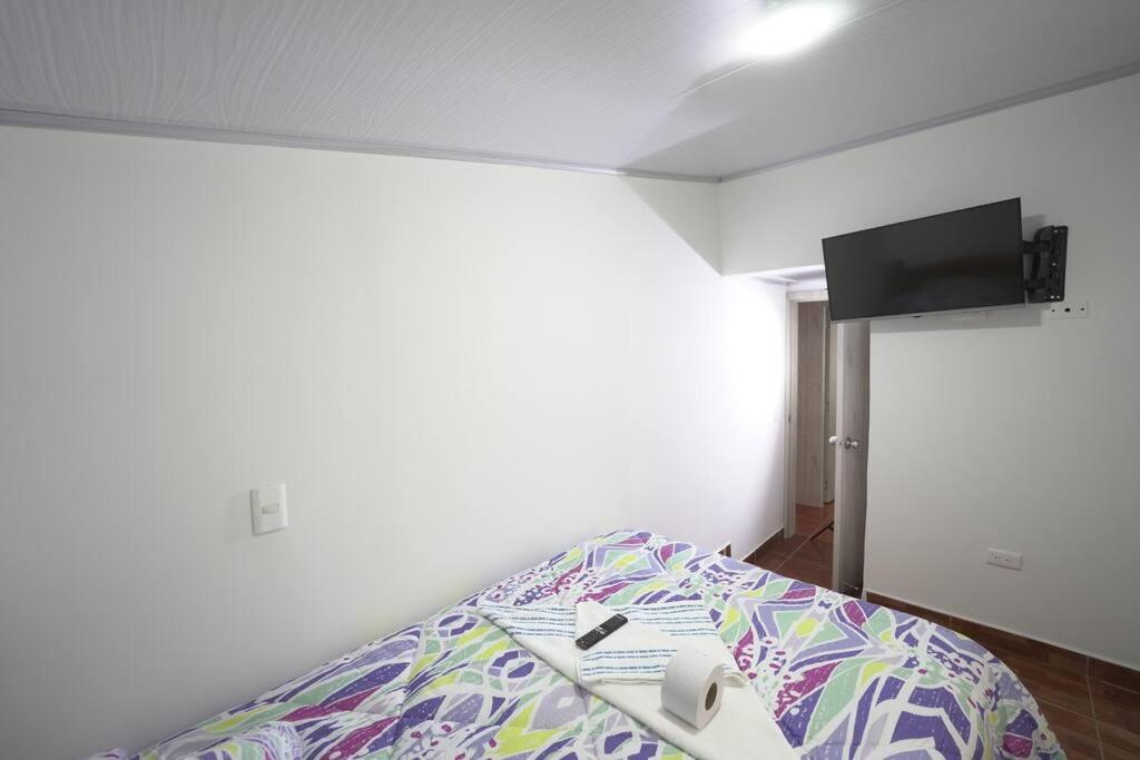 Casa 2 Pisos con WIFI para máximo 17 Huespedes a 5 min del centro
