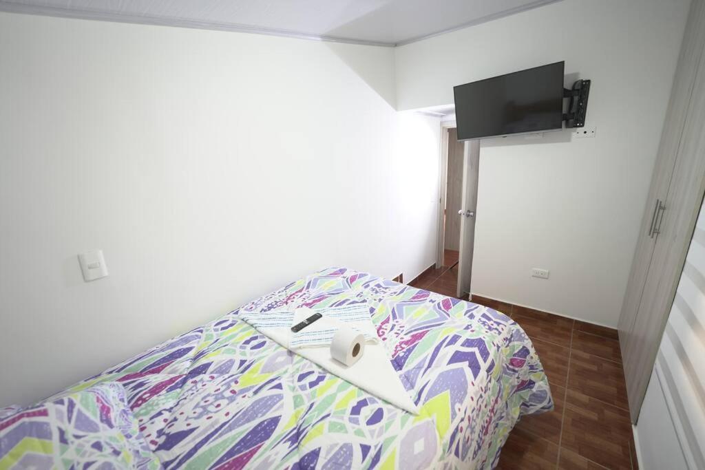 Casa 2 Pisos con WIFI para máximo 17 Huespedes a 5 min del centro