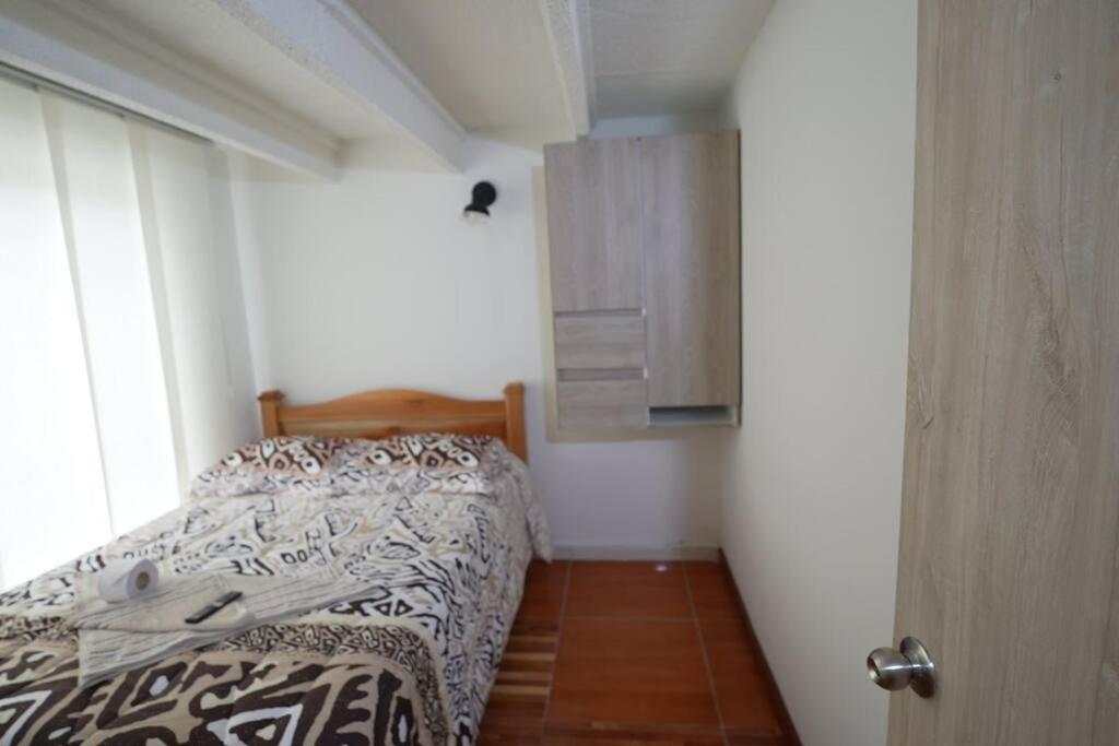 Casa 2 Pisos con WIFI para máximo 17 Huespedes a 5 min del centro