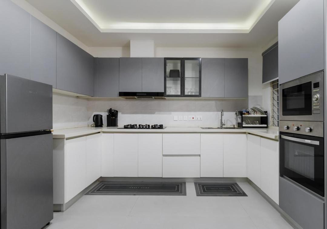 3 Bed Apartment Lekki Phase 1 Lagos view 4