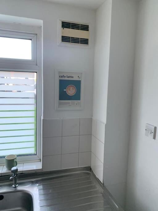 Stylish modern 2 bed house sleeps 6 people view 3
