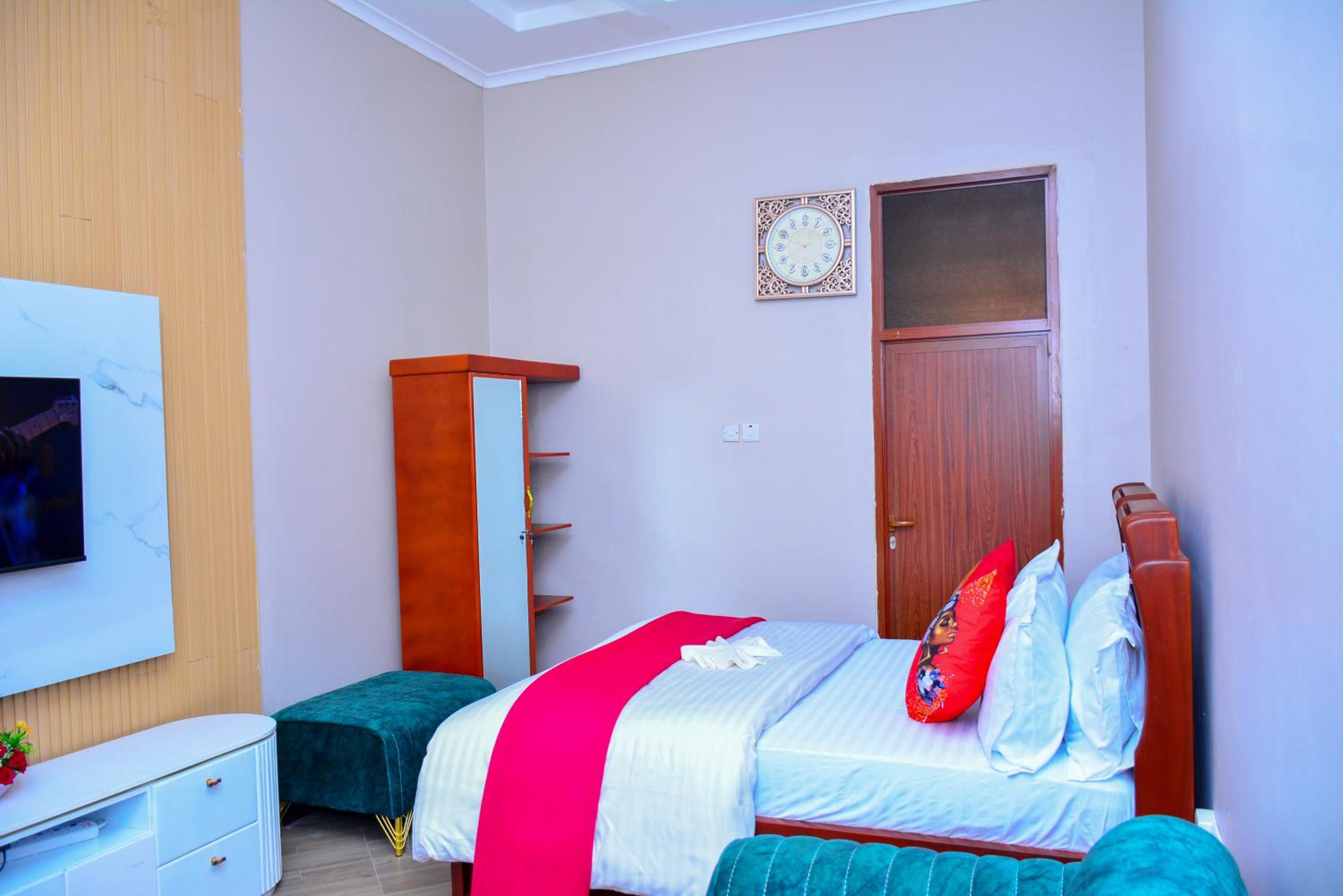 Villa Home Hotel & Apartment view 3