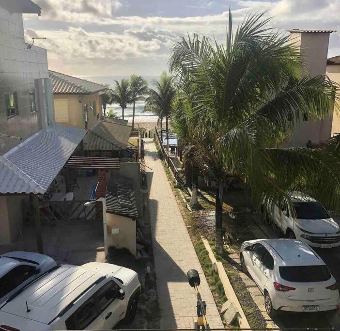Casa de praia, com piscina, em frente a praia, pé na areia