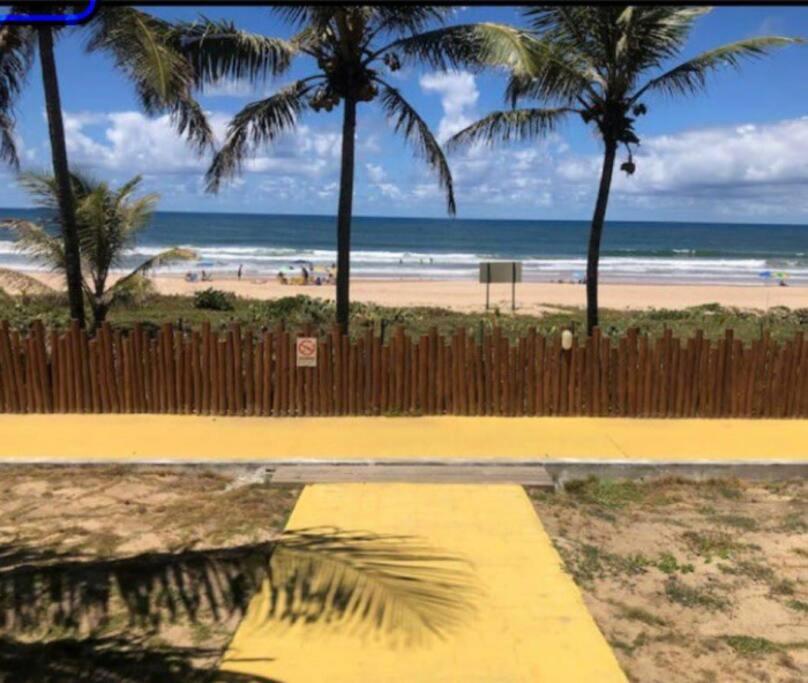 Casa de praia, com piscina, em frente a praia, pé na areia