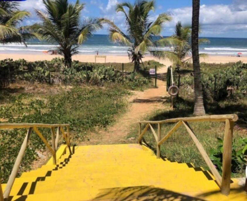 Casa de praia, com piscina, em frente a praia, pé na areia