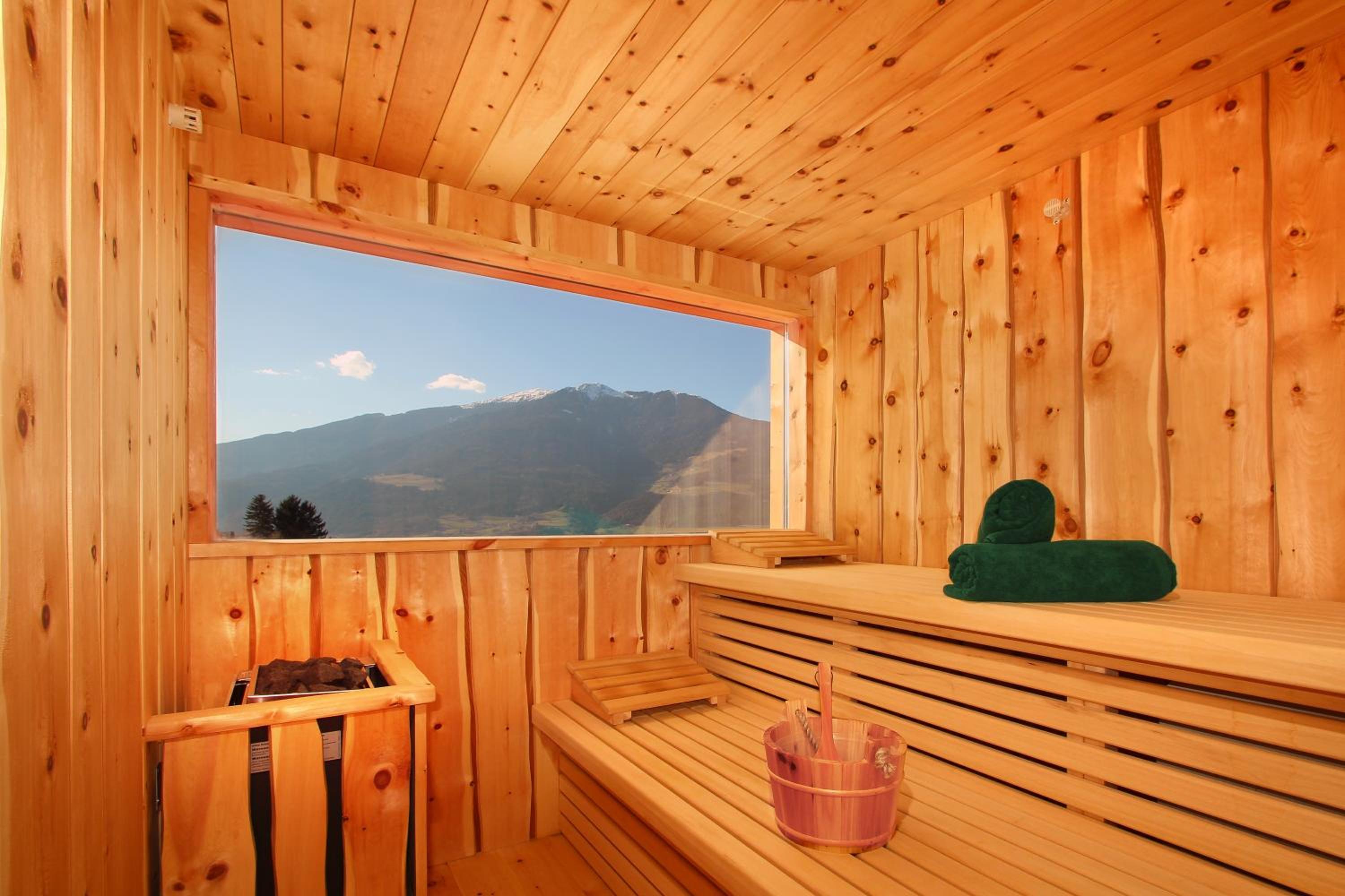 Froetscherhof, Urlaub auf dem Bio-Bauernhof in Brixen, Appartments, Sauna und BrixenCard photo 4