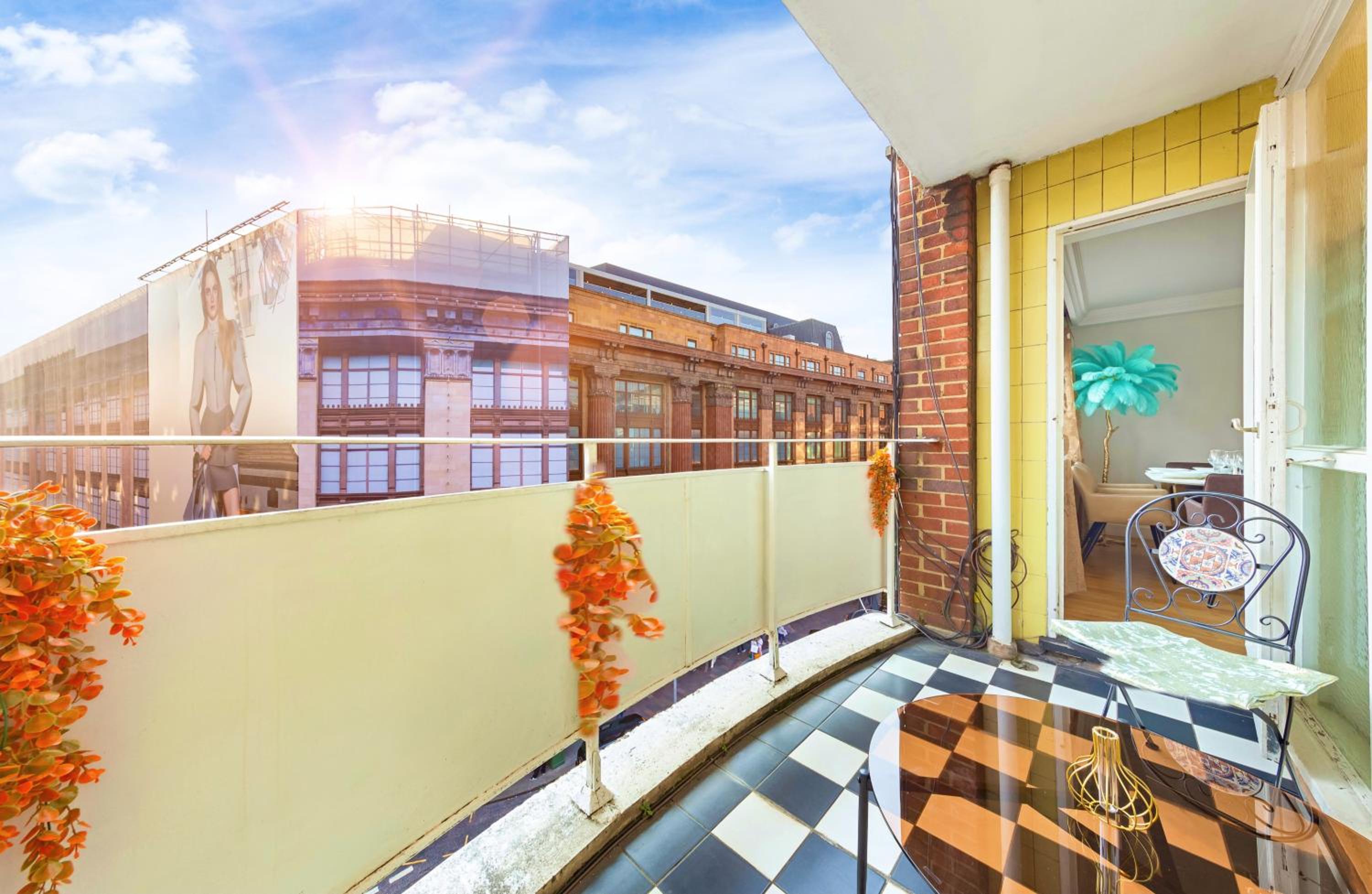 ICONIC Apartment with Terrace over HARRODS