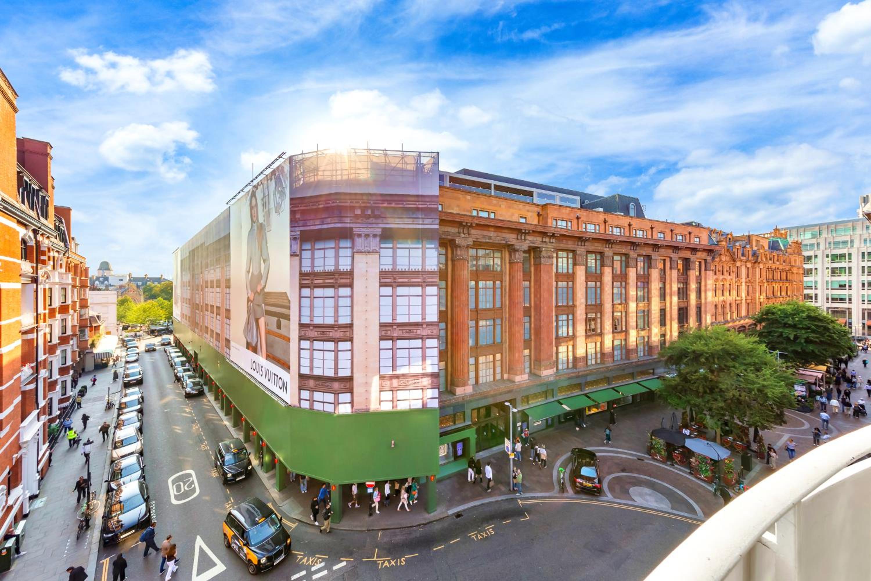 ICONIC Apartment with Terrace over HARRODS