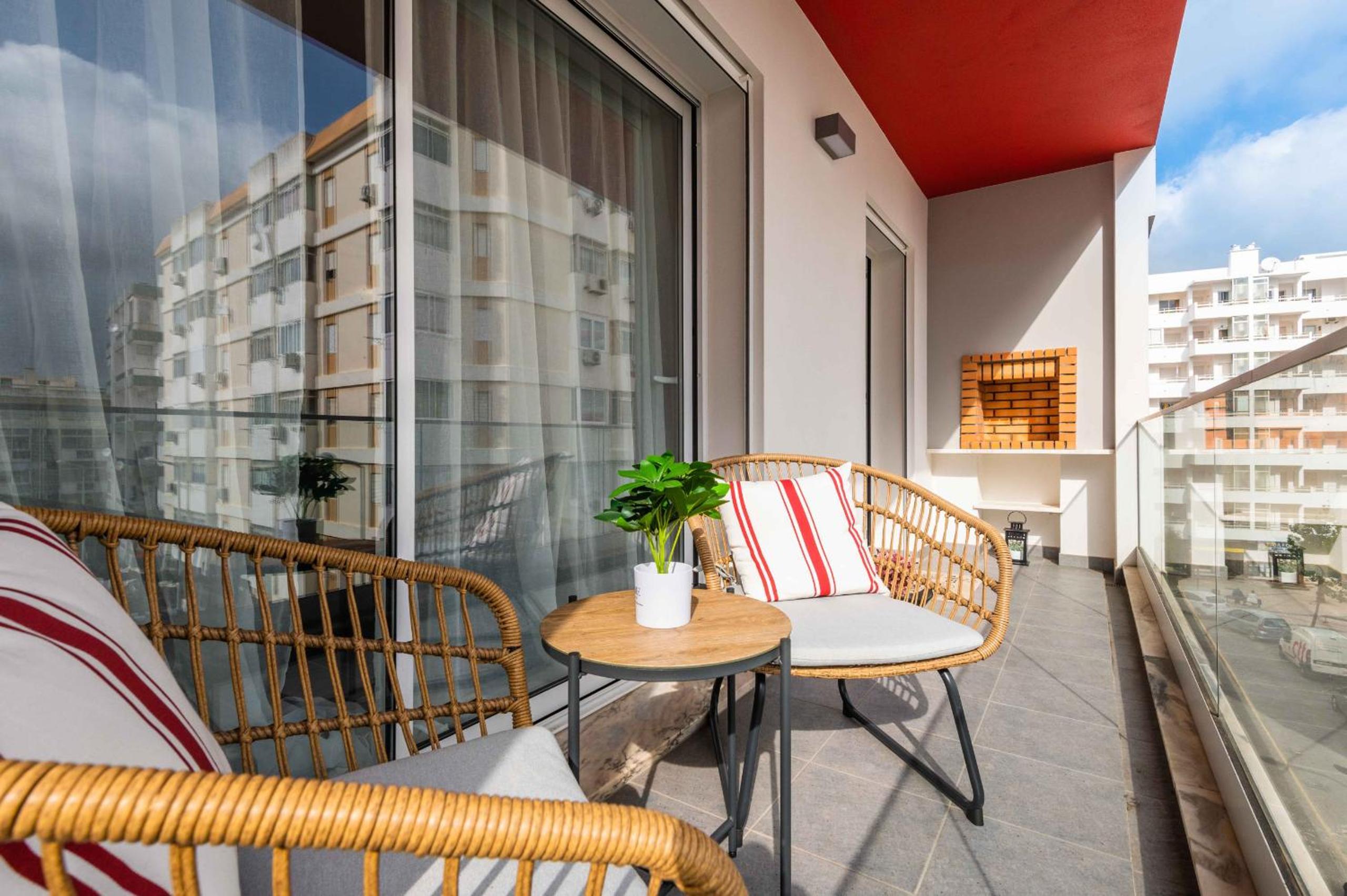 Caravelas 2-Bedroom Apartment with Pool - 50m from the Beach view 4