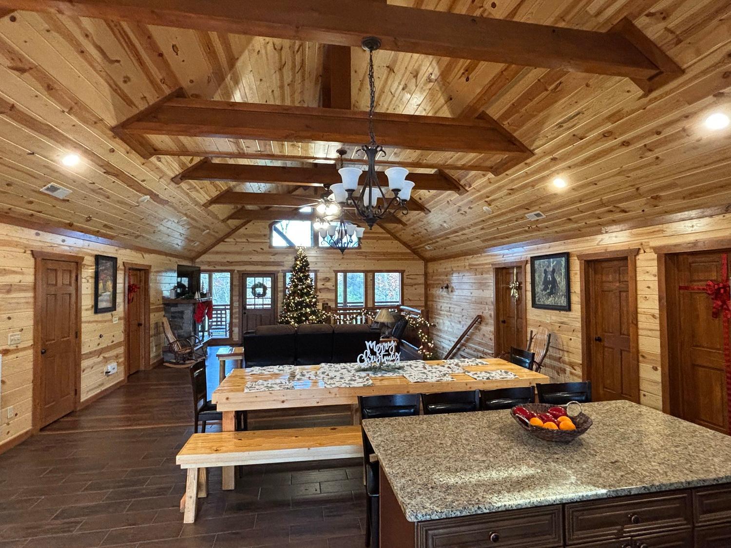 Majestic Splash-8 Bedroom, Indoor Pool, Hot Tub, 560 FREE tickets each paid day