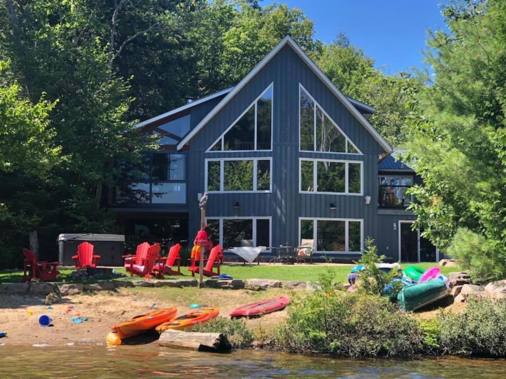 Camp David Beautiful five bedrooms Private beach