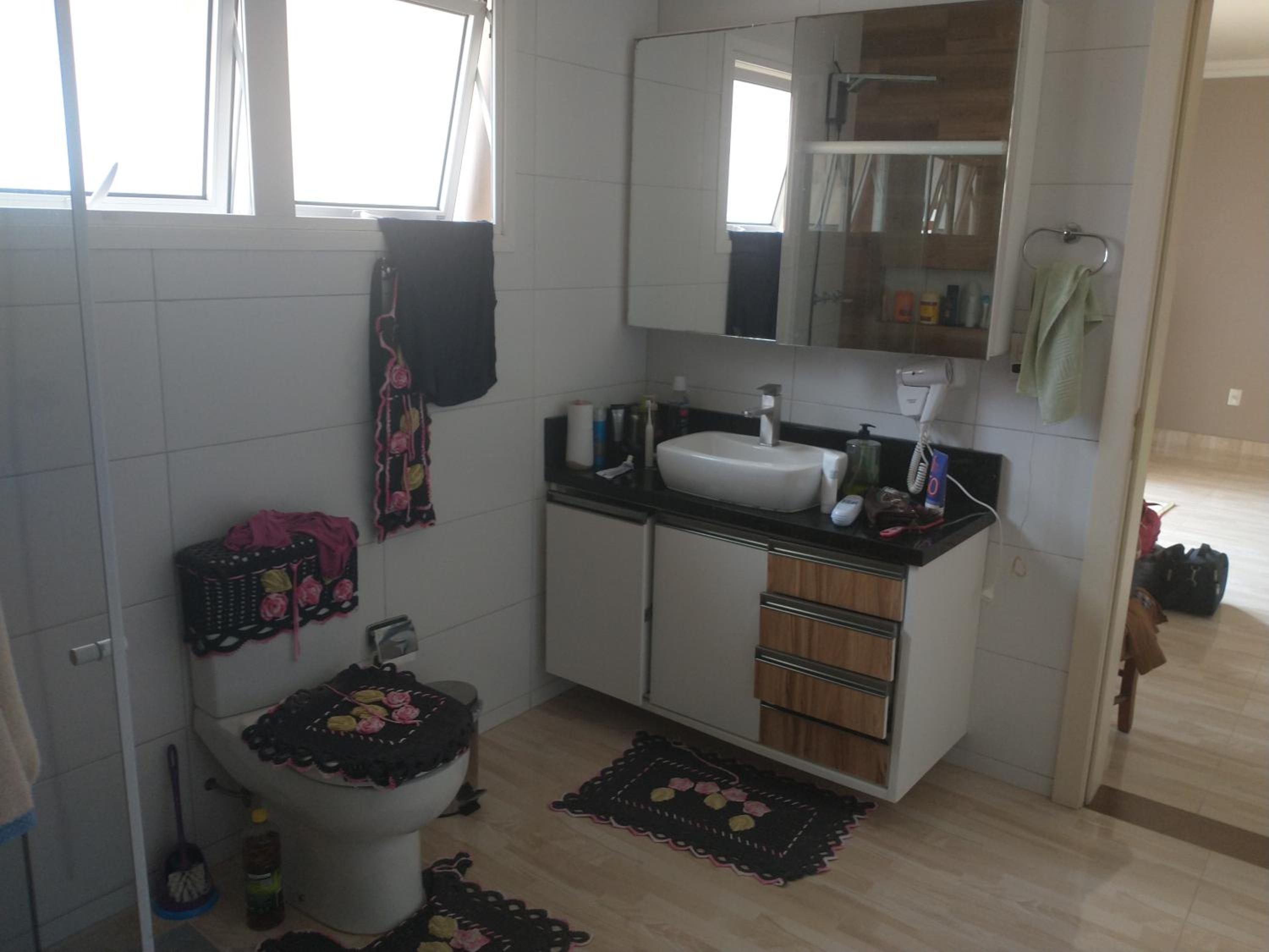 Casa 4 quartos a 2 km da praia da Cachoeira do BJ