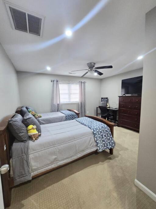 Luxurious Spacious Haven Retreat - Close2Boston view 3