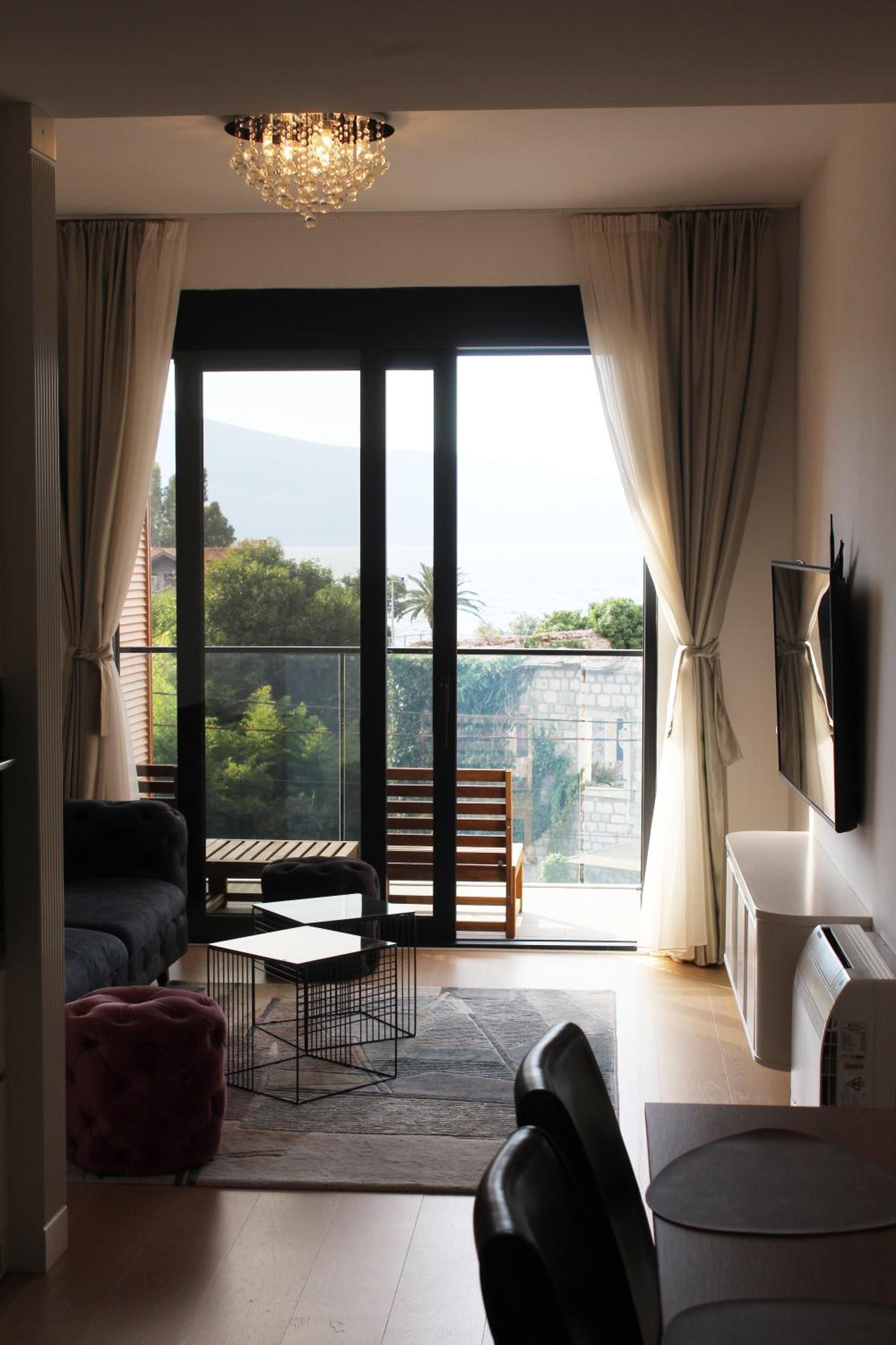 Manor Apartment