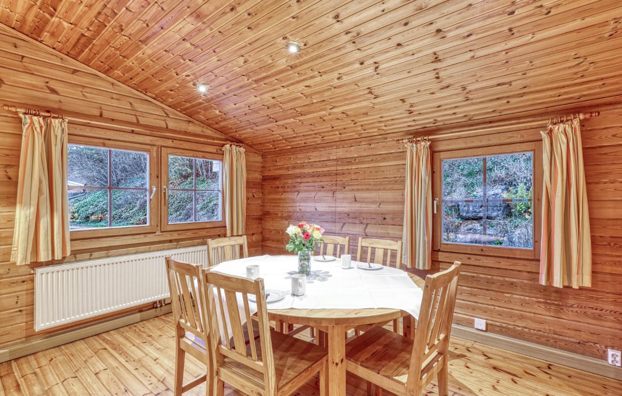 2 Bedroom Stunning Home In Masserberg