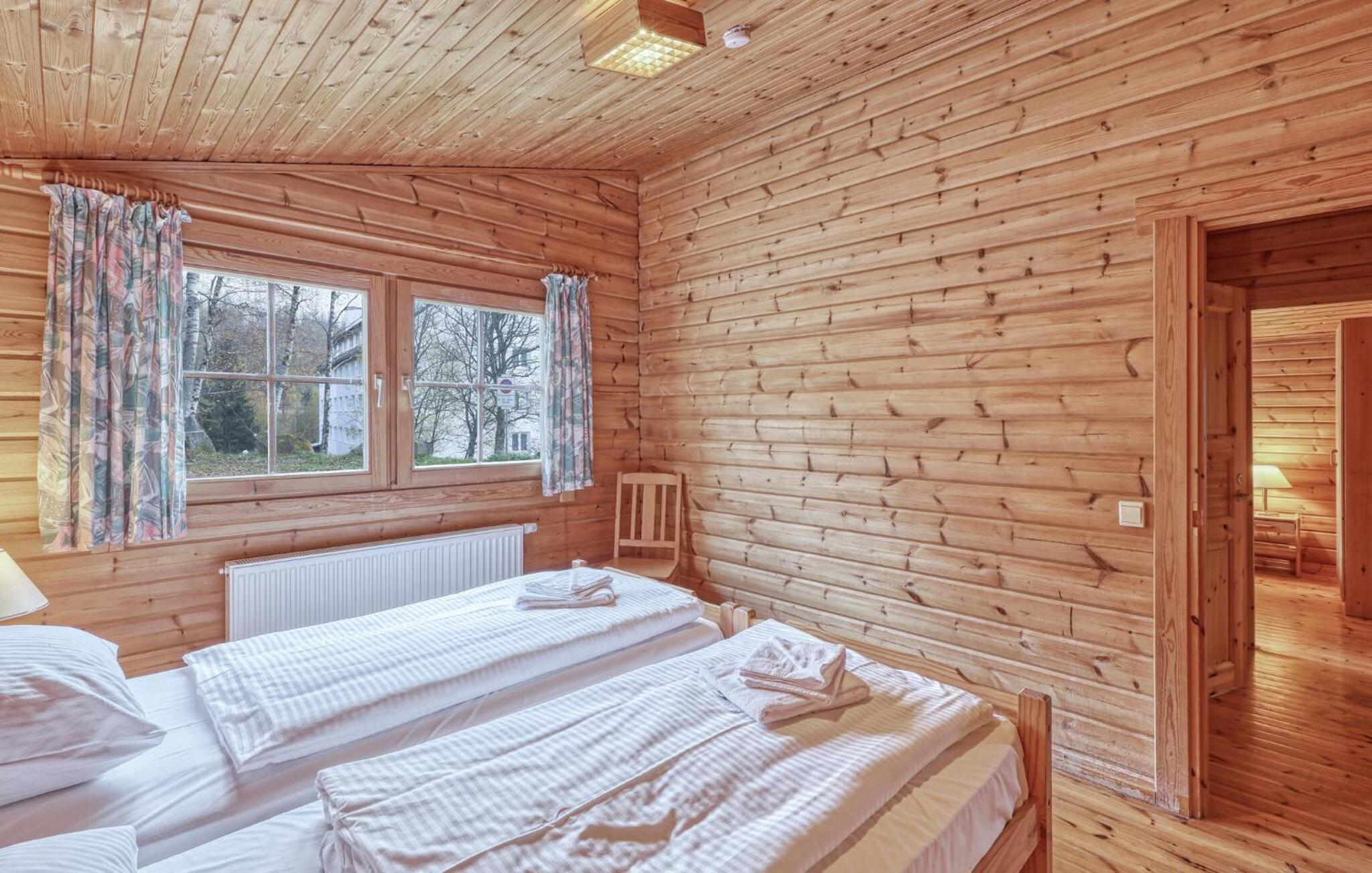2 Bedroom Stunning Home In Masserberg