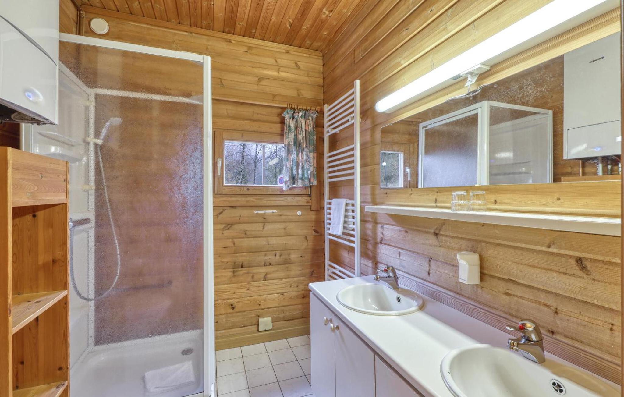 2 Bedroom Stunning Home In Masserberg