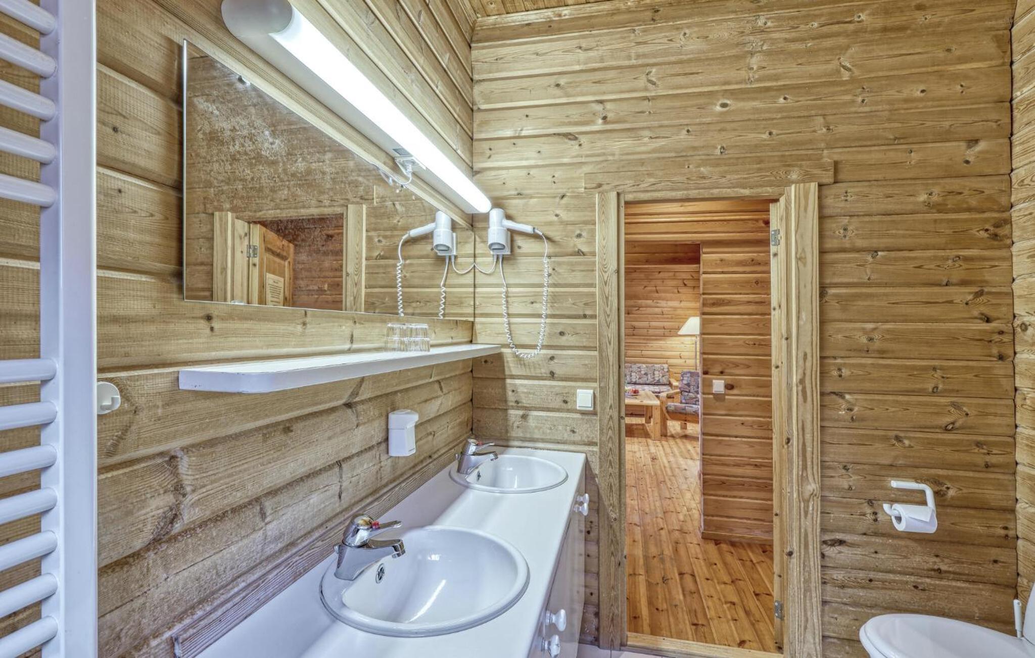 2 Bedroom Stunning Home In Masserberg