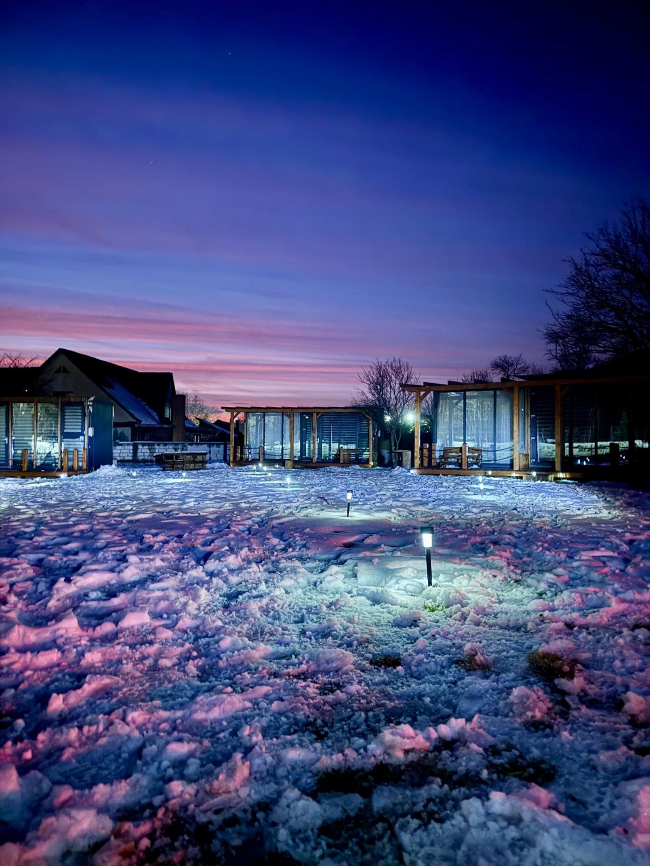 Hotel Valea Regilor Happy Camp - Image 1