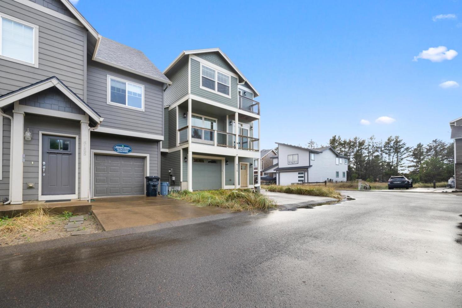 Coastal retreat house with electric vehicle station