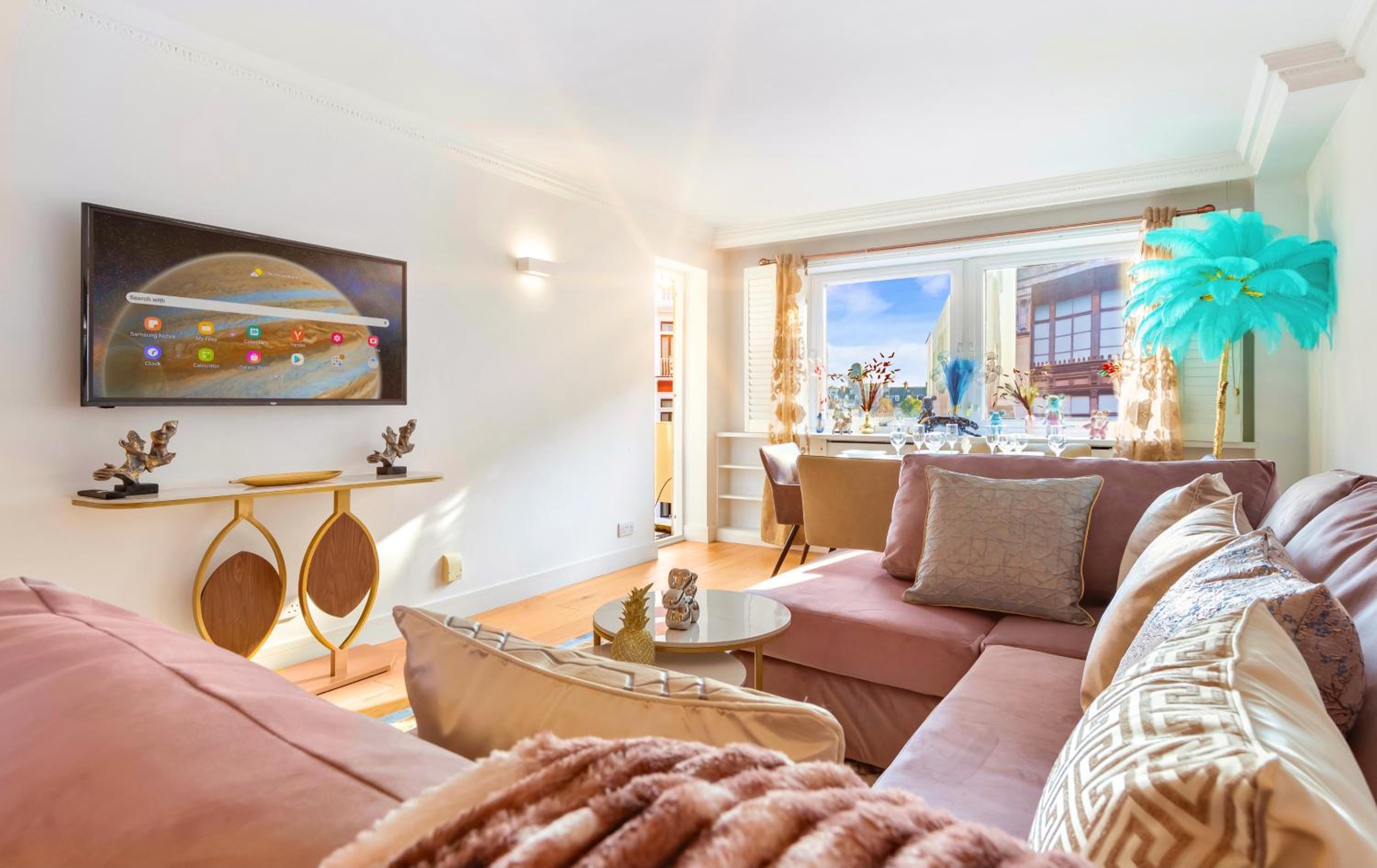 ICONIC Apartment with Terrace over HARRODS