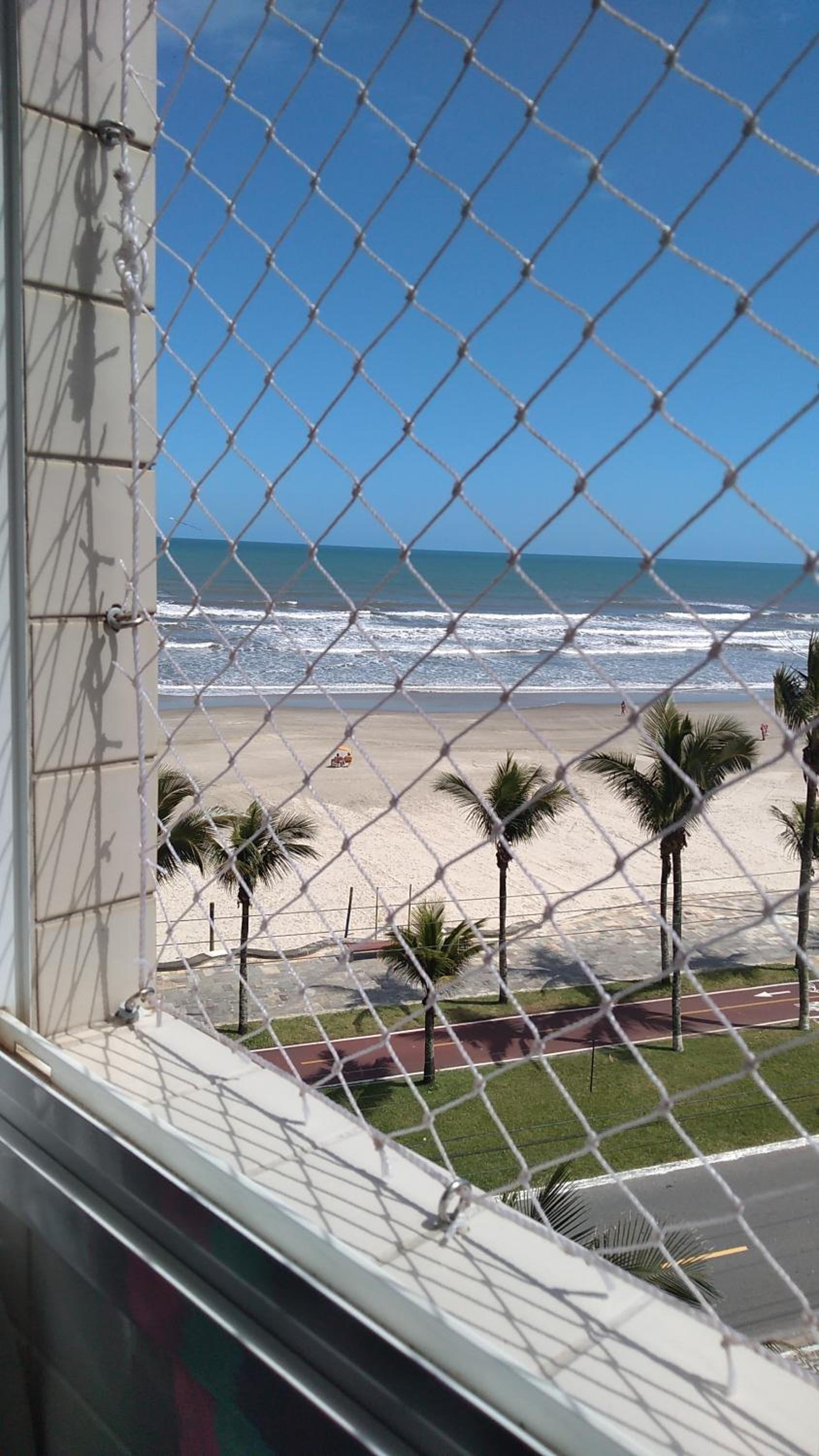 Vista incrível é no Apê Reformado de Frente pro Mar