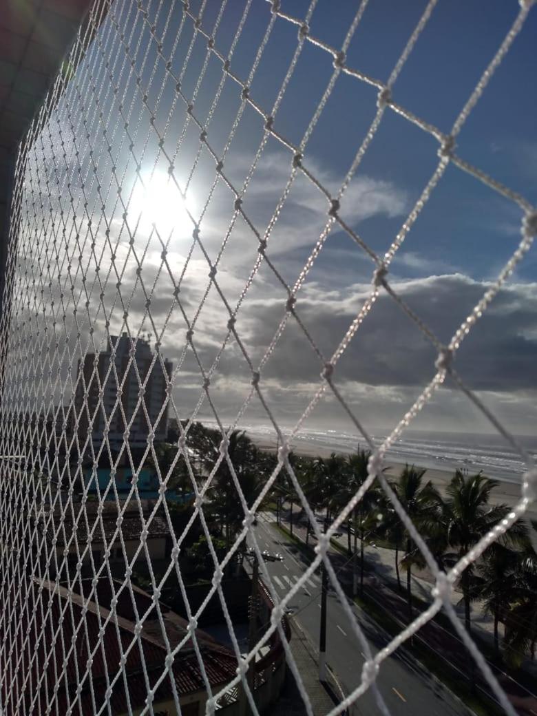 Vista incrível é no Apê Reformado de Frente pro Mar