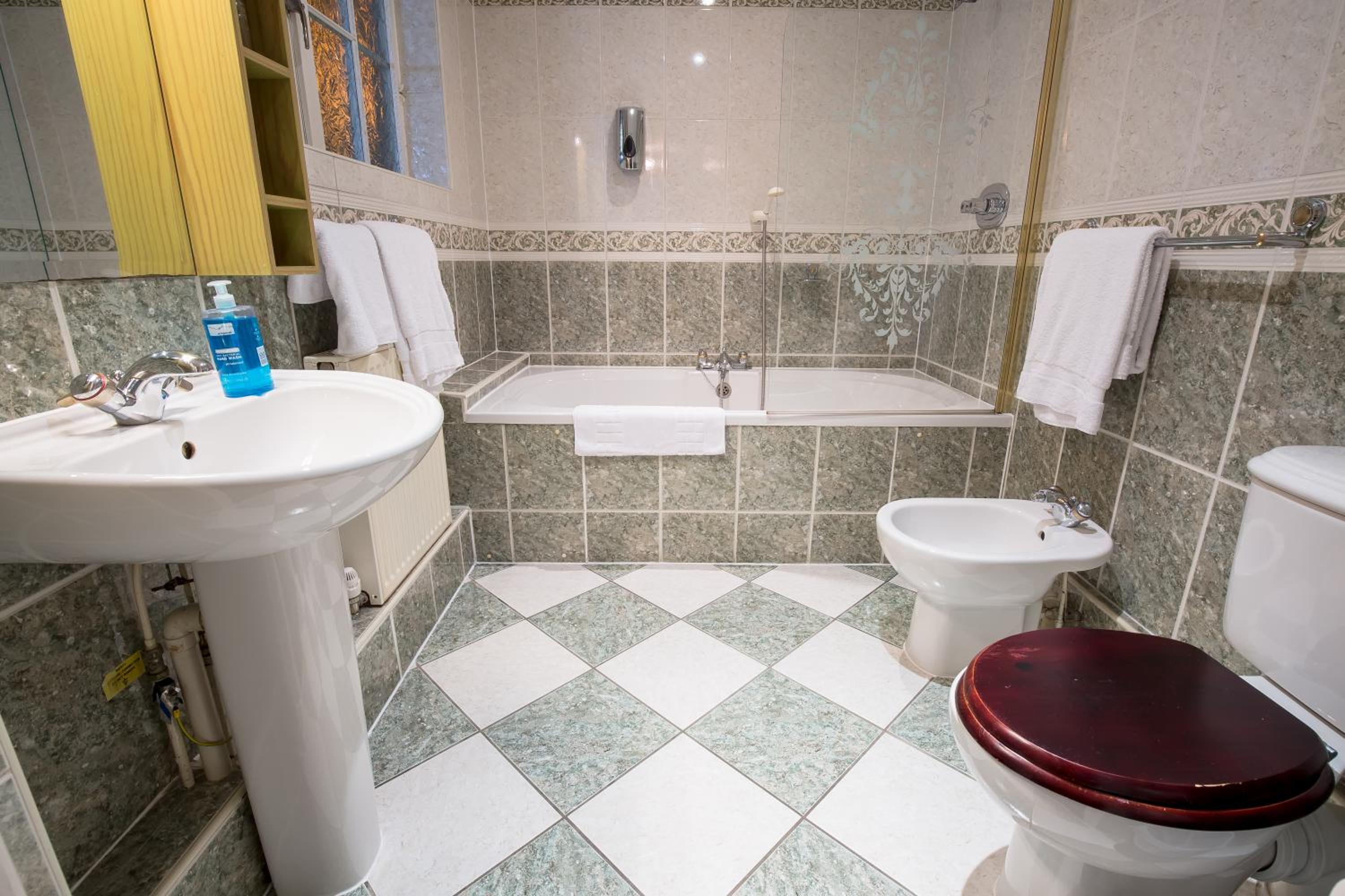 Harefield Manor Hotel, photo 6