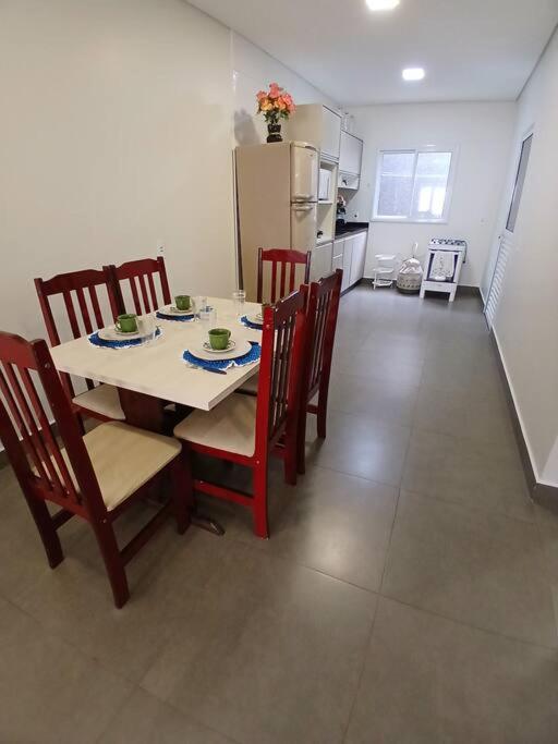 IguaFallsRefugeCataratasBR-Py-AR