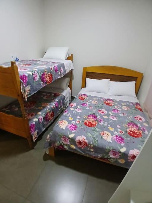IguaFallsRefugeCataratasBR-Py-AR