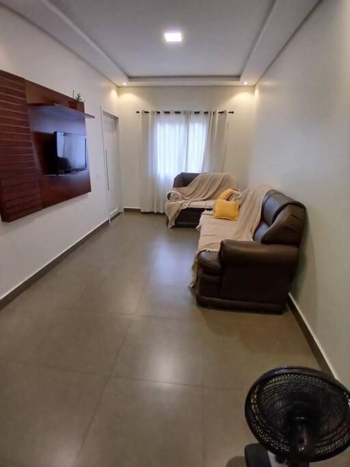 IguaFallsRefugeCataratasBR-Py-AR